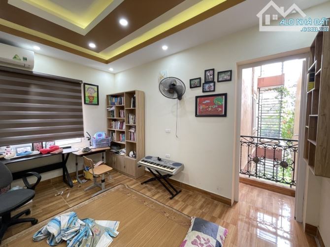 Bán nhà Ngọc Trì, Thạch Bàn- 5 tầng rất mơi, nội thất đẹp- Chẵn 5 tỷ - 3