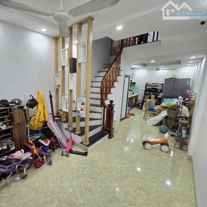 Bán nhà văn minh di trạch 5 tầng mới đẹp, hàng xóm khu đô thị hinode hai thoáng chỉ hơn 4 - 3