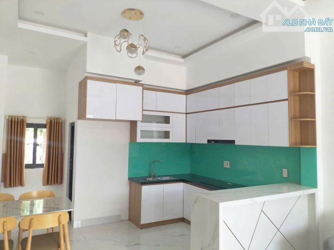 Chủ cần tiền trả nợ bán nhà định hòa dx65 trệt lầu oto tới nơi chỉ 2ti390 - 3
