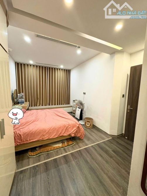 HÀNG HIẾM CC CẦU GIẤY - TRUNG TÂM - 1 PHÚT RA ĐƯỜNG TO 80M2 3 NGỦ GIÁ 6 TỶ - 3
