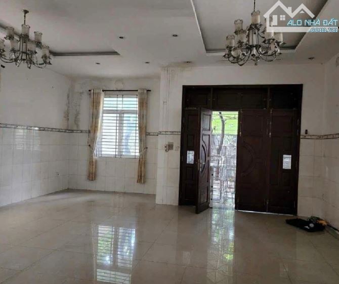 🏡 BIỆT THỰ SÂN VƯỜN ĐẸP - VIP HÓC MÔN 10x23..13ty8 tl chính chủ  📍 Mặt tiền Mỹ Hòa, Trun - 3