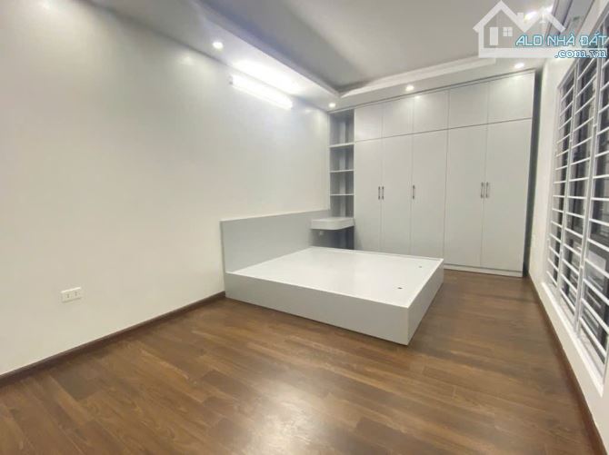 GẤP! CHỦ GIẢM NGAY 300 TRIỆU - Nhà Xuân Đỉnh – 5 tầng đẹp long lanh – Ô tô đỗ cửa - 150M - 3