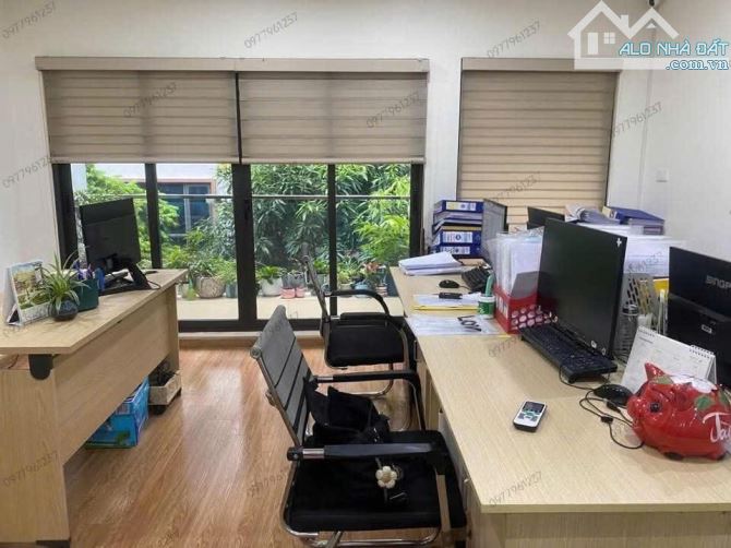 BÁN NHÀ HOÀNG QUỐC VIỆT 68m2 × 6T THANG MÁY + 2 Ô TÔ TRÁNH - VĂN PHÒNG ĐẸP - 3