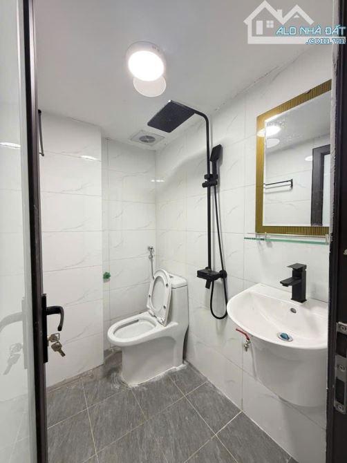 6 TỶ BÉ . GẦN Ô TÔ NGÕ BA GÁC ĐỖ CỬA . PHỐ TRẦN KHÁT CHÂN . 33M2 . 4 NGỦ . KHUNG CỘT CHẮC - 3