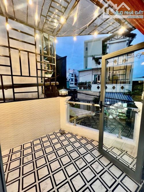💐Nhà đẹp, hiếm, HXH, đường Dương Quảng Hàm, 2 tầng,(4*10)m, 3 phòng ngủ, tặng nội thất, c - 3
