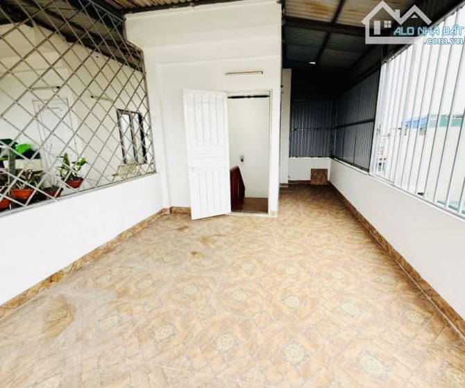 THẠCH BÀN - Ngõ rộng thoáng - LÔ GóC - 36m2 - 5tầng - Chào 6.35Tỷ. - 3