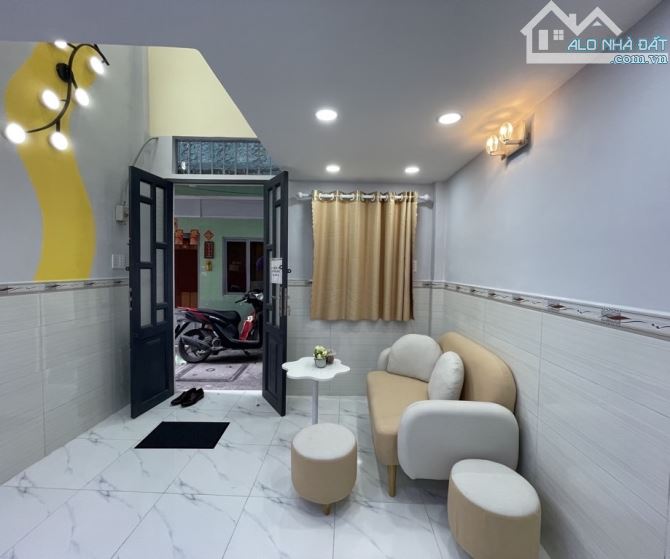 2,49 tỷ, bán nhà Tân Phú- 18m2- 3 tầng-sổ hồng riêng- Huỳnh Thiện Lộc - 3