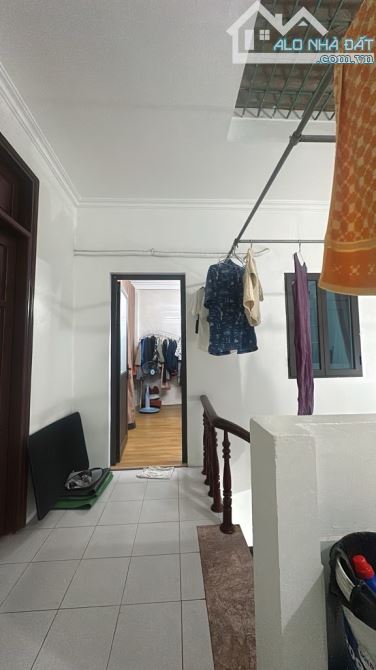 NHÀ DÂN XÂY NGÕ 42 SÀI ĐỒNG 48M2, GẦN HỒ, VÀI BƯỚC RA Ô TÔ TRÁNH ĐỖ NGÀY ĐỆM,AN SINH ĐỈNH - 3