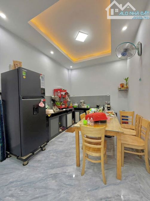 Nhà Đẹp Kiên cố, 3 Phòng - Đường 4m, có sân đậu OTO Mỹ hưng, Mỹ Phong. Bao chắc chắn. - 3
