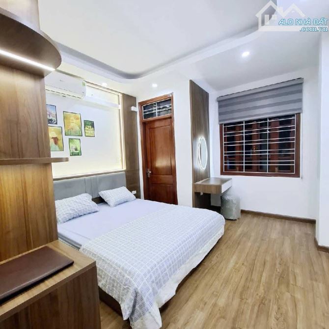 BÁN GẤP NHÀ TRƯƠNG ĐỊNH - HBT: 5 TẦNG, 6 NGỦ, LÔ GÓC, Ô TÔ ĐỖ CỬA, SỔ ĐỎ, SÂN ĐỖ XE Ô TÔ - 3