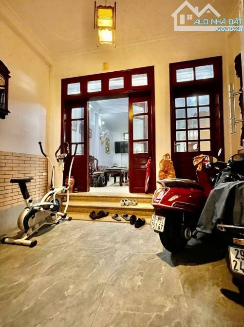 Nhà đẹp Cầu Giấy - ở ngay - 6 tầng - Thang máy-20m ra phố - 3