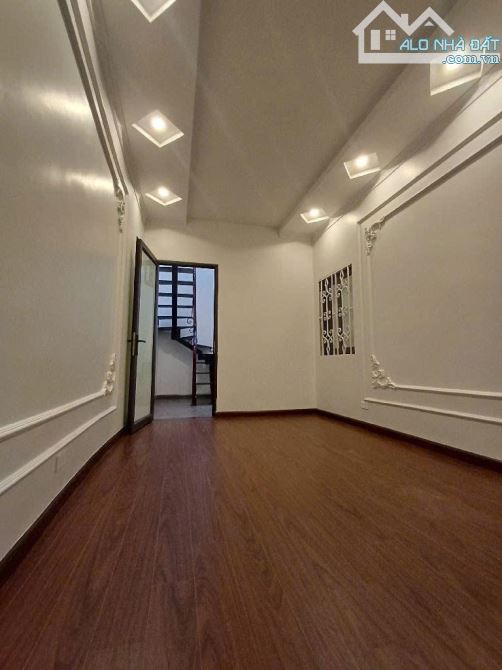 PHỐ CÁT LINH HƠN 5 TỶ - 26M2 - 3 TẦNG 3 NGỦ- Trung tâm Đống Đa - MỚI ĐẸP Ở LUON - NGÕ TO Đ - 3
