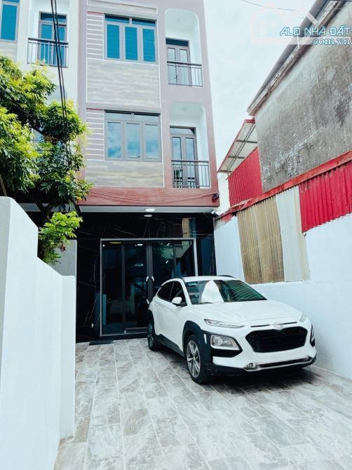 Bán nhà 3 tầng ngõ phố Vũ Hựu, ph Lê Thanh Nghị, TP HP, 64.7m2, mt 4m, 3 ngủ, sân oto - 3