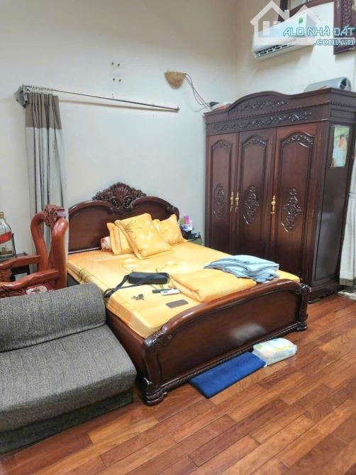 BÁN CĂN HỘ TẬP THỂ HIẾM , PHỐ CỔ HÀNG CHIẾU, HOÀN KIẾM. TẦNG 2 – 110M² – 2PN. 8,78 TỶ - 3