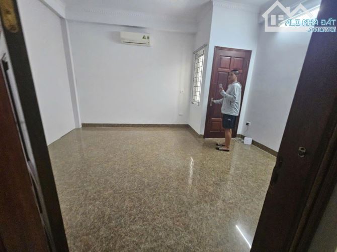 Cho thuê nhà ngõ 155 Cầu Giấy, phường Quan Hoa, quận Cầu Giấy, HN. DT 45m x 4.5 tầng, giá - 3