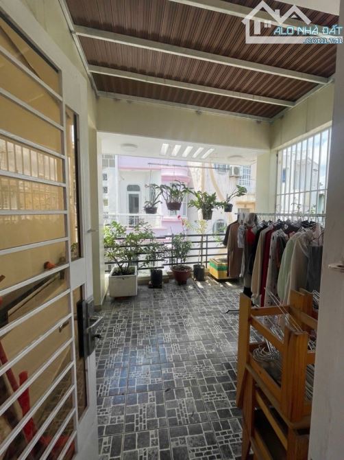 Vị trí kinh doanh, hẻm 5m xe hơi, 40m2 (3.5x10m) nở hậu, Hoàng Hoa Thám Phú Nhuận, 3 tầng - 4