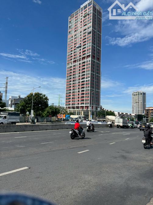 - Nhà 3 tầng 2 mặt tiền, tô Hiến Thành gần Võ Văn Kiệt và sát bãi tắm mỹ khê. - 4