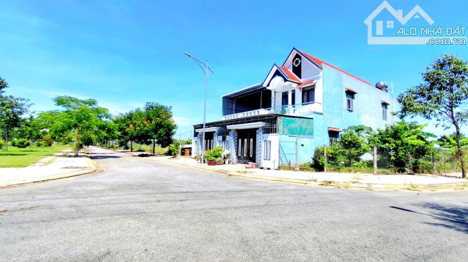 Khu dịch vụ hỗn hợp VSIP - Bán lô xẻ khe, Hướng Nam, đối diện trường học, Giá rẻ nhất thị - 4
