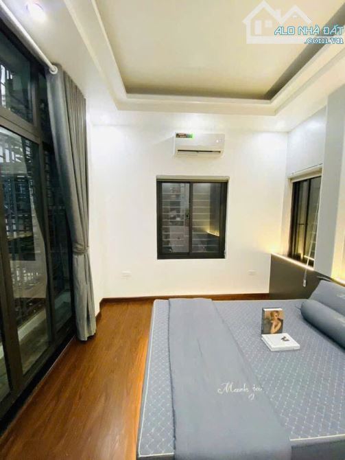 Nhỉnh 5 tỷ có nhà đường Láng ngõ to 90m ra mặt phố 4 tầng 25m2 mới tinh đủ nội thất ở luôn - 4