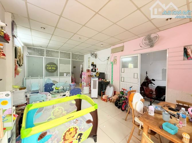 Giá cực tốt :nhà ngang5.5m,gần mặt tiền sát bên Lotte Mart Nguyễn Văn Lượng,GV:64m2 nhỉnh - 4