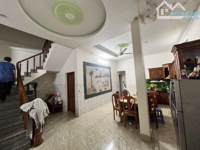 Bán nhà 2 Tầng LÔ GÓC 2 MT hẻm,SHR đường 2 xe hơi,gần trường TH Dĩ An - 4