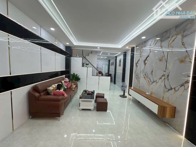Nhà 2 tầng FULL NỘI THẤT đường THẠNH XUÂN 40 phường Thạnh Xuân Q12 DT 66m2 (4x17) đường 5m - 4