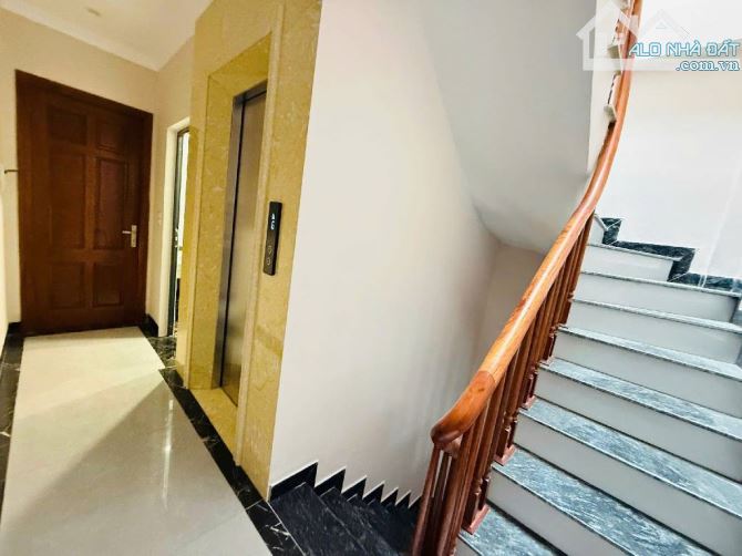 Bán nhà đẹp mặt phố Ngã Tư Sở! 48m2 x 7T thang máy chỉ 22..tỷ - Vỉa hè rộng,  view sông - 4