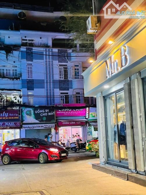 THỬA SIÊU NGON ĐỂ XÂY CHDV SÁT  CHUNG CƯ GALAXY 9, CÁCH VÀI BƯỚC  🚗MÔ TẢ :  🚨BÁN NHÀ Q - 4