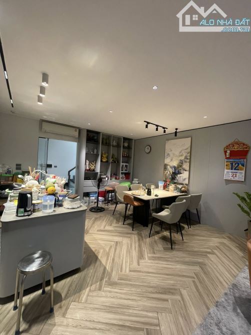 Cực hiếm! Nhà ngõ 234 Hoàng Quốc Việt, ôtô tránh, thang máy, thông sàn, 68m²*5T,giá 21 tỷ - 4