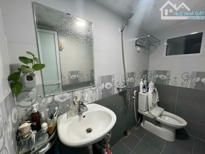 BÁN NHÀ TÔN THẤT TÙNG ĐỐNG ĐA 45m 5T Mt 4m GIÁ 10.4 TỶ NGÕ THÔNG 2 THOÁNG KINH DOANH - 4