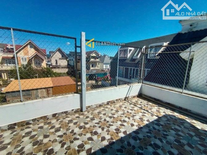 Villa mặt tiền KQH P8 Đà Lạt đường nhựa lớn 12m rộng 215m2 chỉ 15 tỷ - 4