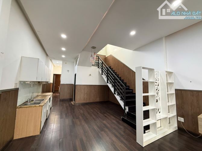 BÁN NHÀ 1 TRÊT 1 LẦU  KIÊN CỐ ĐƯỜNG TRẦN CỪ NGAY TP CAFE TRUNG NGUYÊN 5.6 Tỷ - 4