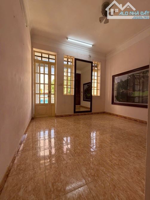 Căn nhà mặt tiền Lê Đức Thọ giá tốt 10.5 tỷ - Trệt 2 lầu DT 4.1x22 vuông đẹp - 4