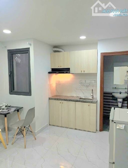 Bán nhà Lê Quang Định, giáp Bình Thạnh, 95m2, 6 tầng, sẵn dòng tiền, hẻm 5m, giá 15.x tỷ - 4