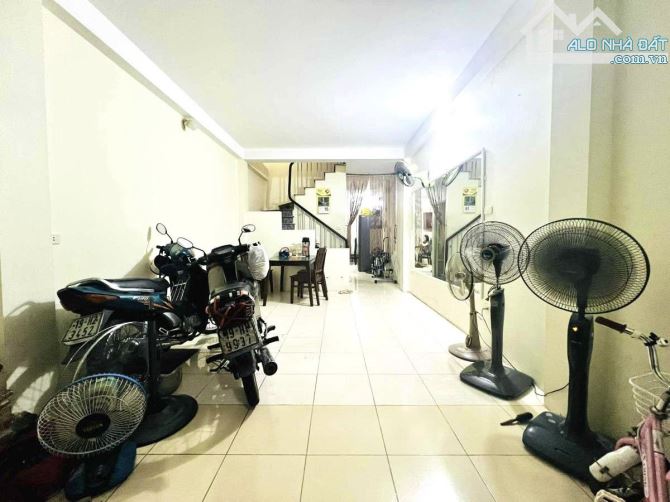 BÁN NHÀ PHẠM VĂN ĐỒNG – DT 52M2 – 4 TẦNG – 20M RA Ô TÔ TRÁNH – DÂN TRÍ CAO – GIÁ 8.9 TỶ - 4