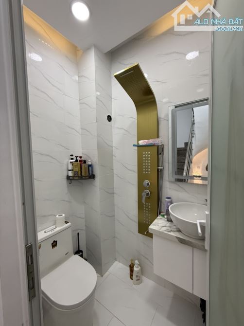 Nhà gần Vincom Trần Trọng Cung-Q7, 4tầng, 110m2,Nhỉnh 4 Tỷ - 4