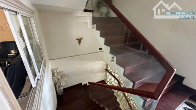 CHO THUÊ NHÀ 5 TẦNG ĐƯỜNG PHAN CHÂU TRINH, HẢI CHÂU  • DT 140m² (ngang 6.8m). Giá 65 triệu - 4