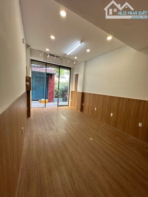 Bán nhà đẹp ở ngay Âu Dương Lân, xe hơi đỗ cửa, 56m2, dòng tiền 400tr/n, SHR, HCĐ, chỉ 8tỷ - 4