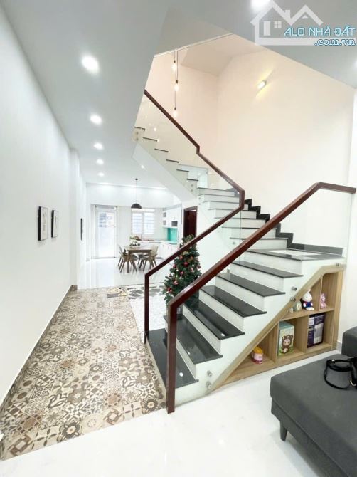 ĐƯỜNG SỐ 10, BHH B, 4 X 16, 3 TẦNG BTCT, 2 MẶT HẼM,HXH ĐÕ CỬA 6M, CÓ FULL NT, CHỈ 5.X TỶ - 4
