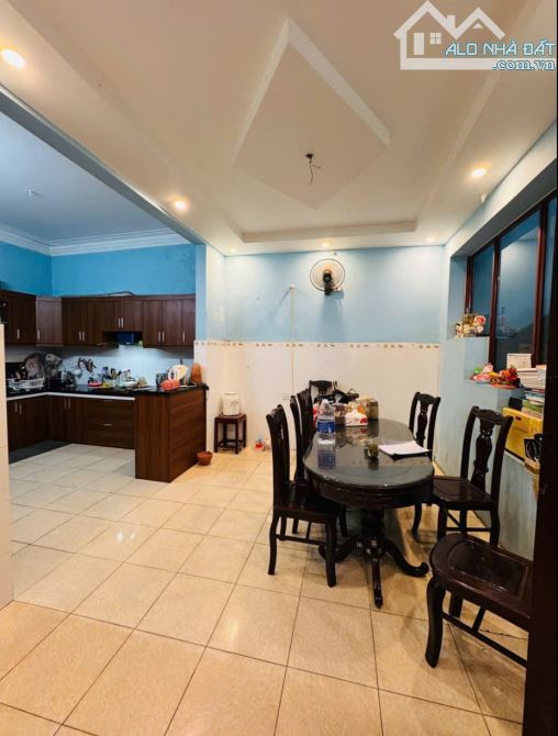 Bán nhà mặt ngõ Ô to 285 Đội Cấn 74m2, mặt tiền 5.4m;Giá 21 tỷ;LH Phú Trần - 4