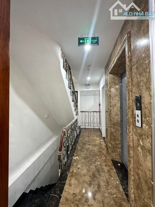 Bán Toà Nhà 9 Tầng Mặt Phố Nguyễn Chánh Cầu Giấy DT 60/70M MT 5M Giá 51Tỷ - 4