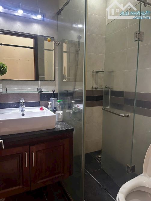 Bán nhà mặt tiền Nhật Tảo Quận 10 dt( 3.05 x 13m) giá 14 tỷ - 4