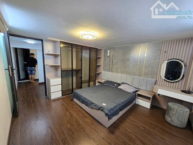Bán nhà Hoàng Hoa Thám, ngõ thông, nhà đẹp ở ngay, tặng full NT, 44m2, 4 tầng, giá 8 tỷ - 4
