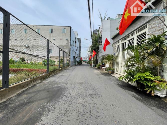 Bán Nhà Trệt Lửng, DT Đất 82m2 Đường 102 Tăng Nhơn Phú A - 4