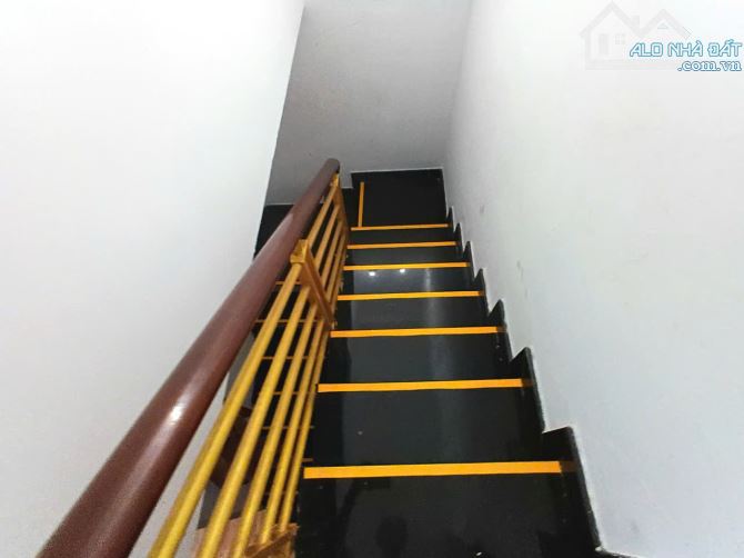 BÁN NHÀ HẺM THÔNG VĨNH VIỄN – P.4 – Q.10 – 4 TẦNG CHỈ 6.3 TỶ TL - 4