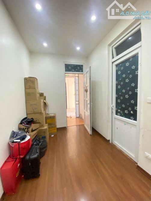 BÁN CĂN HỘ TẬP THỂ VĨNH PHÚC KHU 7,2Ha, QUẬN BA ĐÌNH TẦNG 4 76m2 5,5 tỷ. - 4