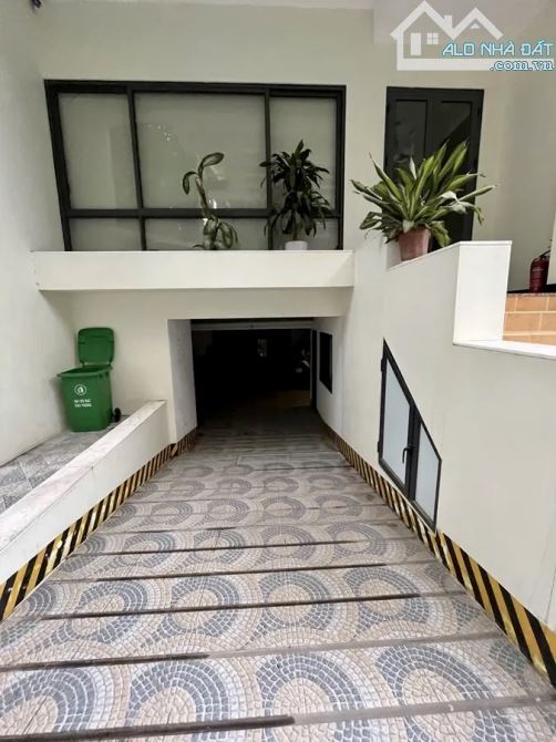 🏰 CỰC HIẾM! BIỆT THỰ LÔ GÓC NGUYỄN TRÃI - 1 HẦM 5 NỔI - 156M² - 25M MẶT TIỀN - Ở/VP - 4