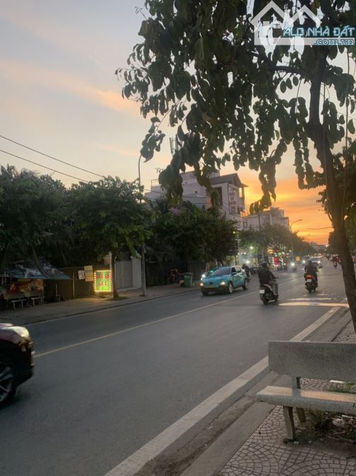 THỦ ĐỨC - TRƯỜNG THỌ - ĐẤT MẶT TIỀN KINH DOANH ĐƯỜNG SỐ 2 - 135M2, NGANG 5,35M - GIÁ TỐT - 4
