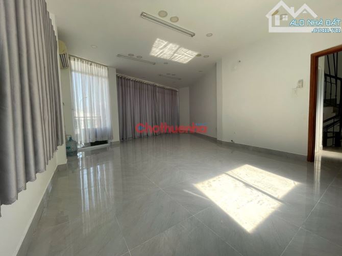 ⭐Nhà góc 3 mặt tiền thang máy 5 lầu trung tâm Quận 3 - 4