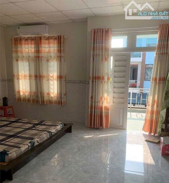 CẦN BÁN GẤP-Nhà Lê Đức Thọ - Sát Chợ Xóm Mới 70tr/m2,DT: 120m2 Ngang Lớn 6m - Xe Tải Tránh - 4